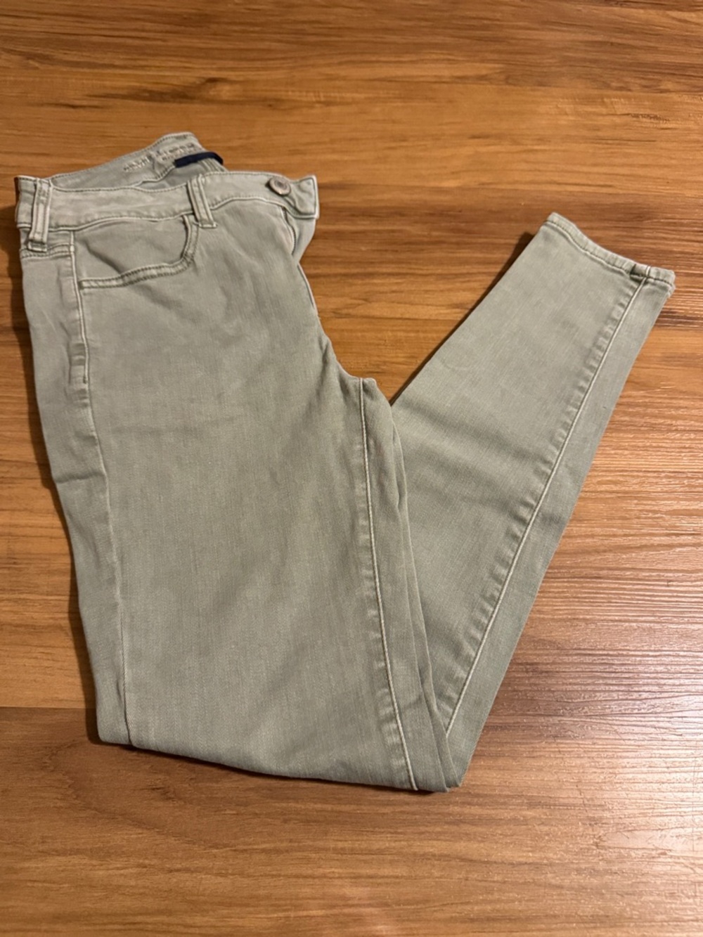Women’s American Eagle Jeans